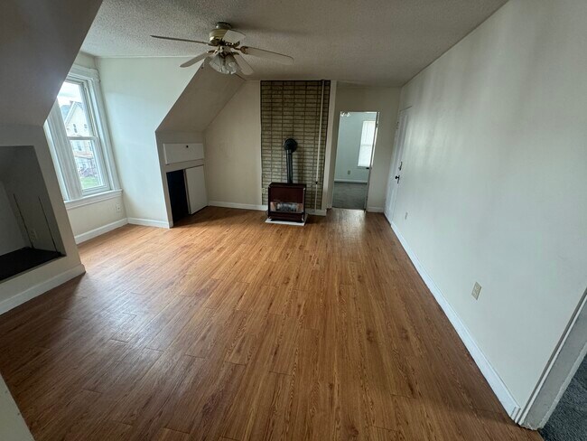 Building Photo - 238 Conant St