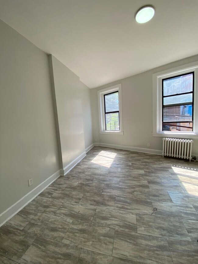 Building Photo - 73 N Broadway-2S