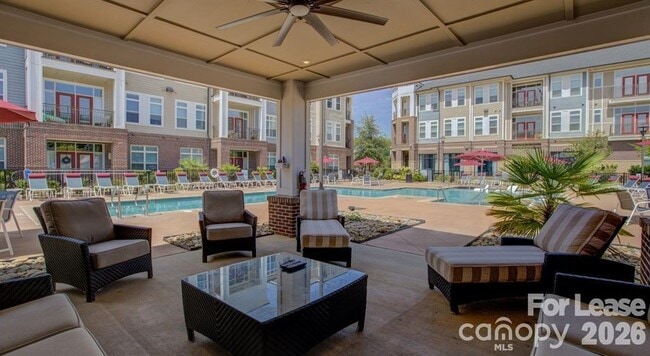 Building Photo - 16408 Holly Crest Ln