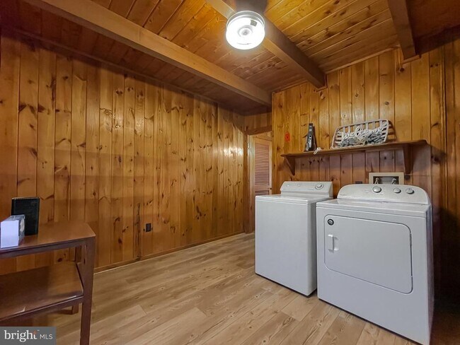 Building Photo - 23581 Belmar Dr