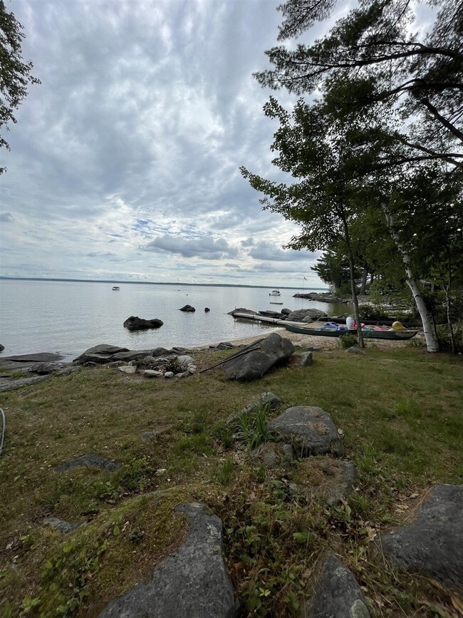 Building Photo - 10 Crescent Shore Dr