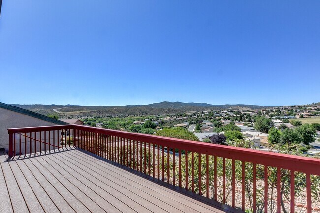 Building Photo - Large 3 bedroom 2 bathroom home in Prescott
