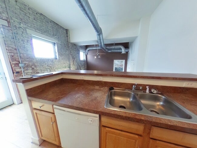 Building Photo - 301 Goshen St