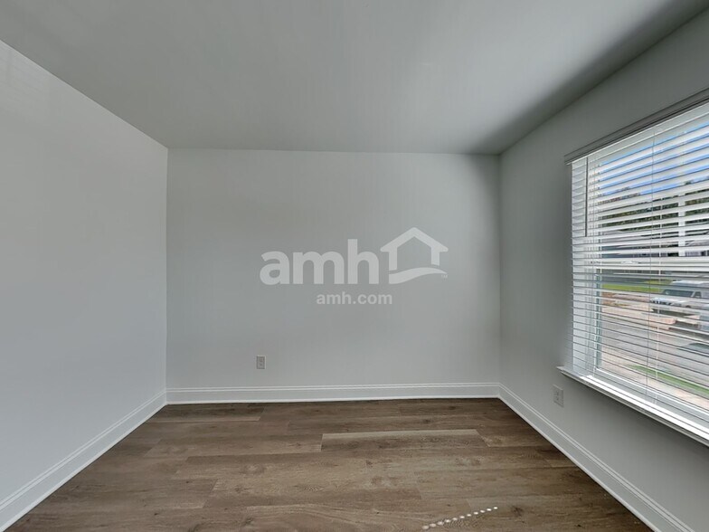 Building Photo - 1144 Livengood Wy