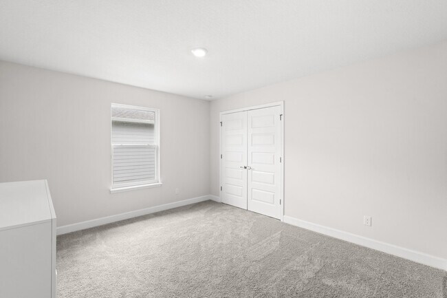 Building Photo - 692 NE Turtleback Trail