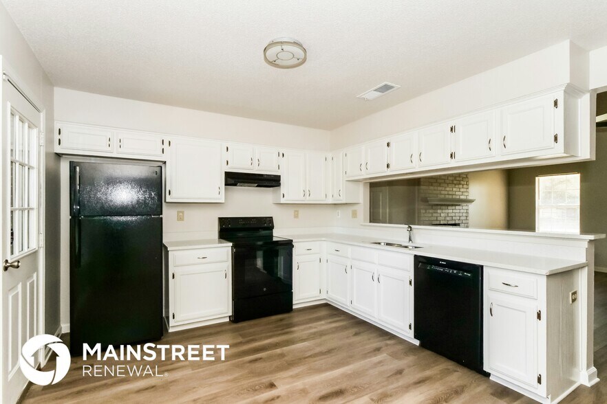 Building Photo - 2813 Arbor Lane Cove