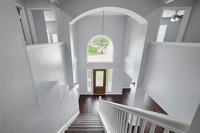 Building Photo - 6703 Meadowcrest Dr