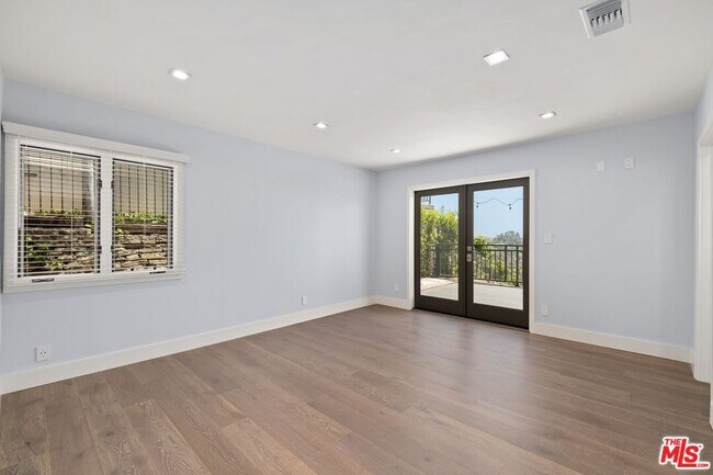 Building Photo - 1256 Stradella Rd