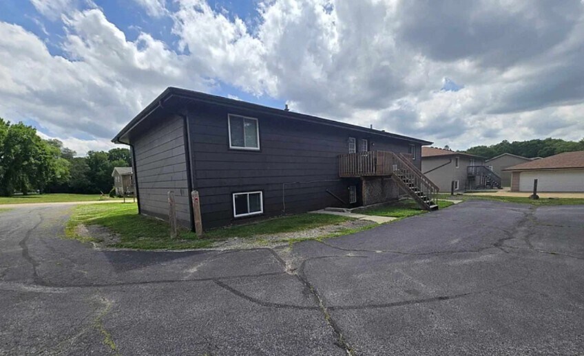 Building Photo - 5182 Seaton Hall Dr