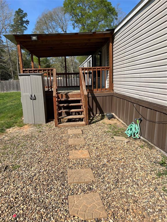 Building Photo - 101 Maple Ln