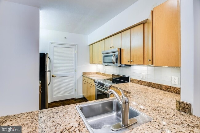 Building Photo - 631 D Street NW