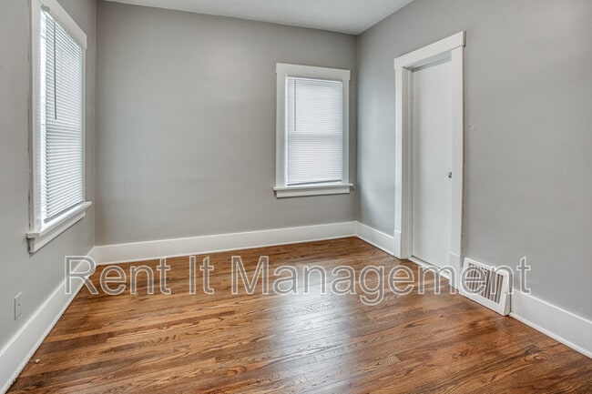 Building Photo - 1823 S 60th St