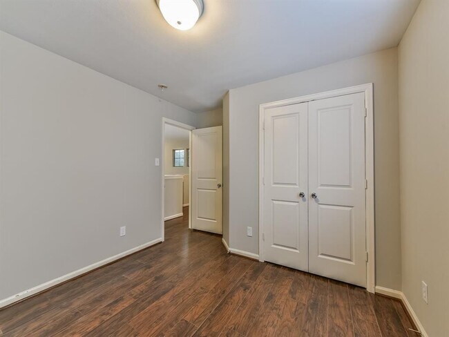 Building Photo - 1510 Bevis St