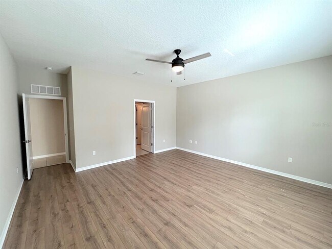 Building Photo - 37 Pine Croft Ln