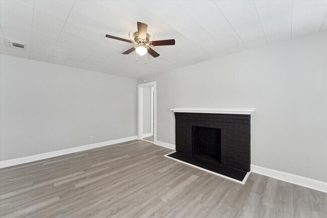 Building Photo - 2102 E 41st St