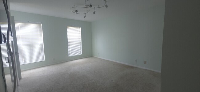Building Photo - 4 Sewanee Cir