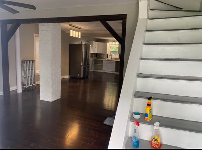 Building Photo - Fuller Properties