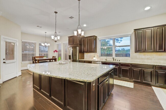 Building Photo - 10423 Hatcher Dr
