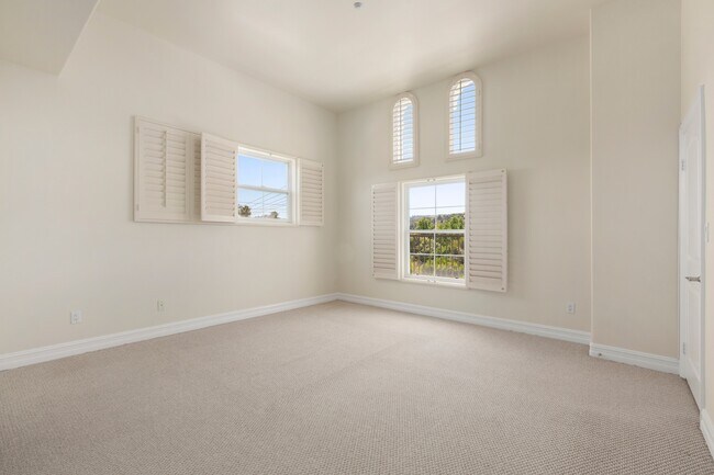 Building Photo - 4202 Whitsett Ave
