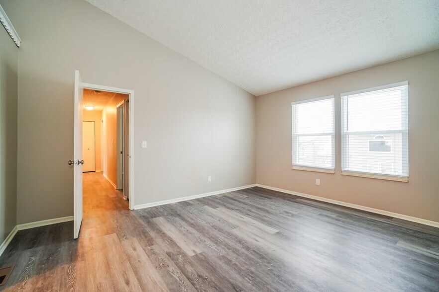 Building Photo - 324 Harland Dr