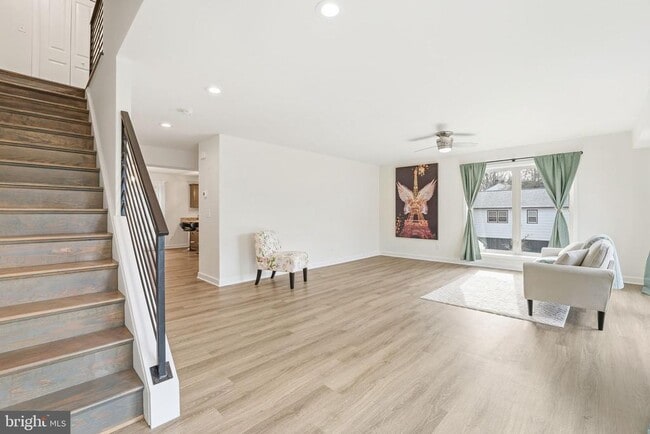 Building Photo - 139 Oak View St