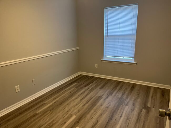 Building Photo - 5513 Stewartby Dr