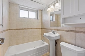 Building Photo - Awesome 2-Bed Condo Retreat in the Heart of Minneapolis  with Skyline views of Downtown