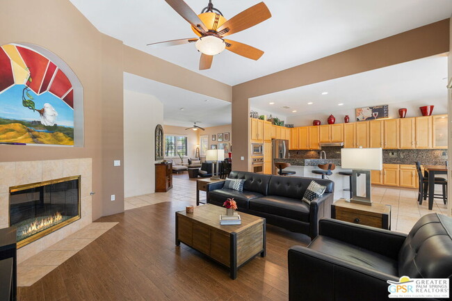 Building Photo - 40870 Avenida Rosario