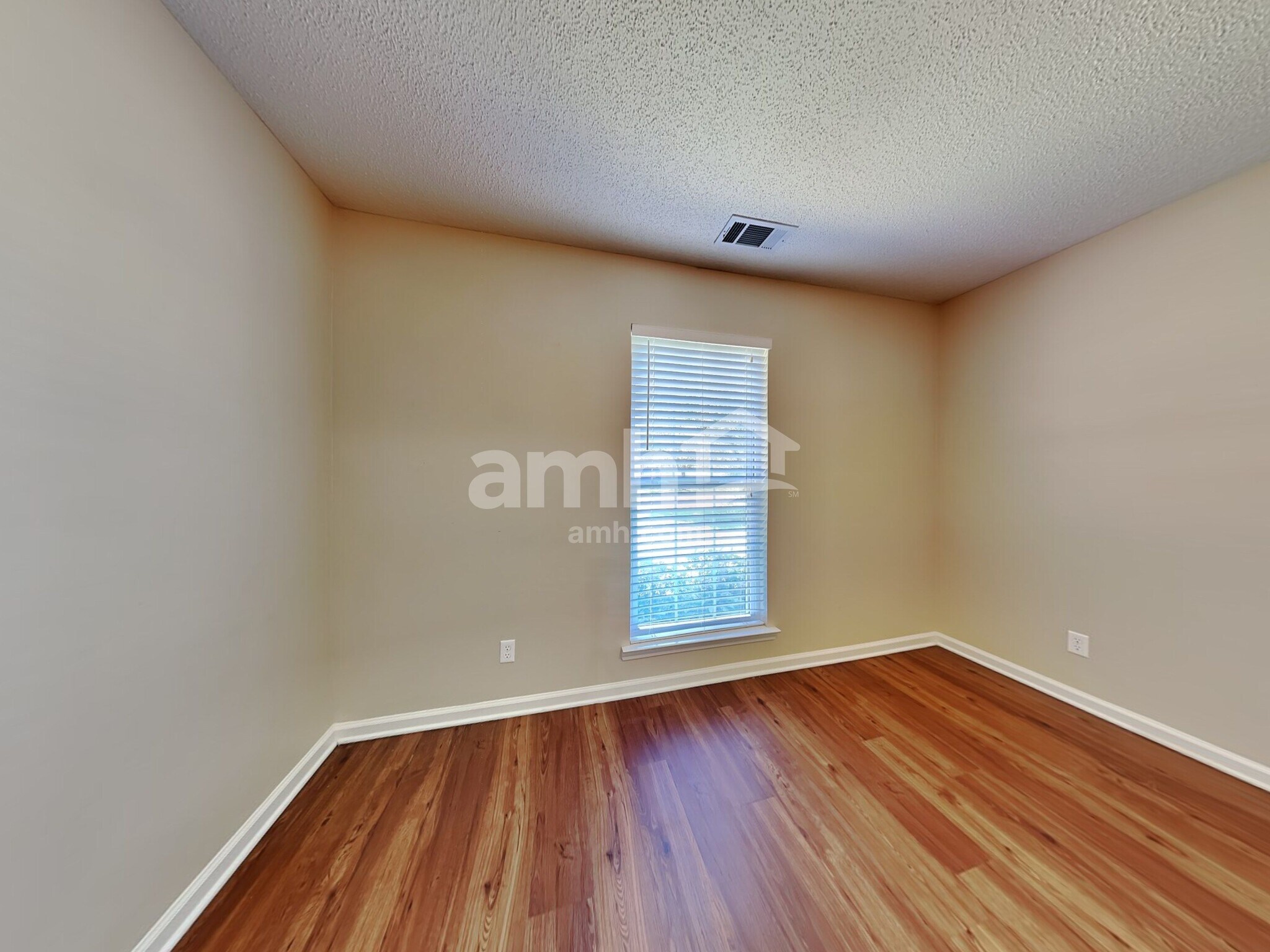 Building Photo - 131 Junco Way
