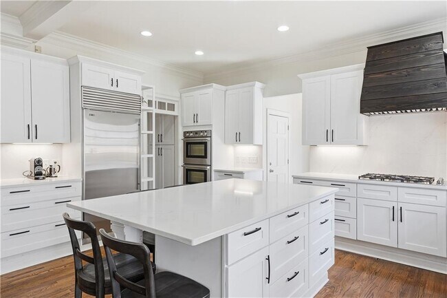 Building Photo - 1124 Moores Mill Rd NW