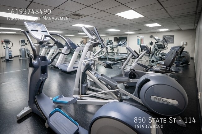 Building Photo - 850 State St