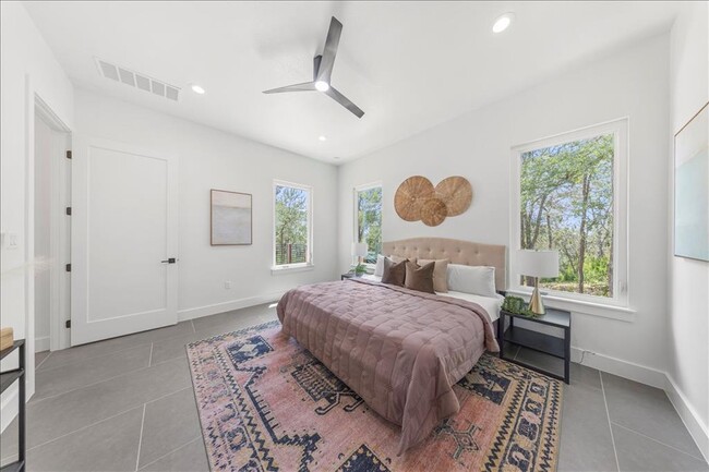 Building Photo - 110 Diamond Head Dr