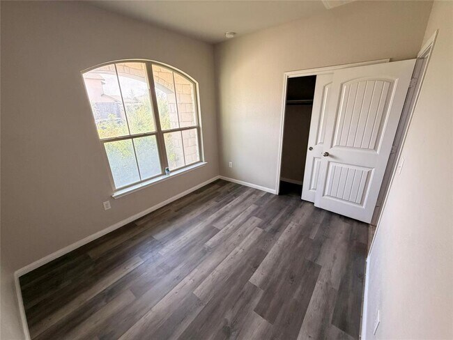 Building Photo - 1925 Alvarado Dr