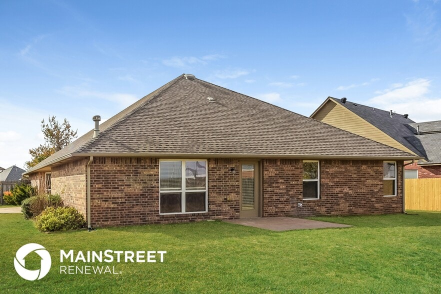 Building Photo - 13524 Gramercy Park Pl