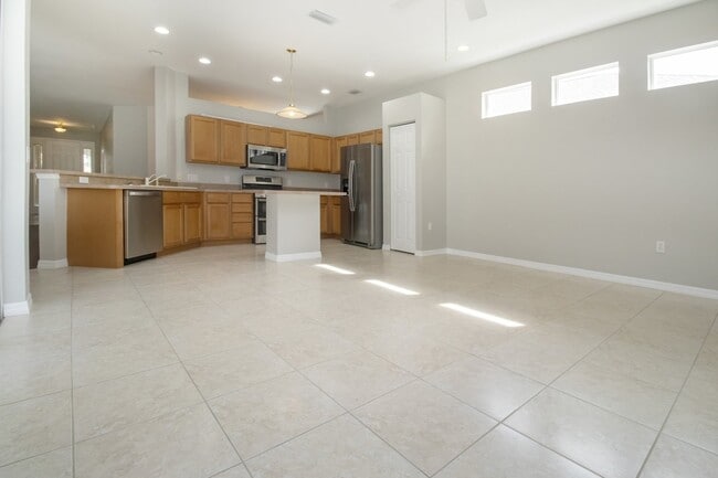 Building Photo - 4 bedroom 3 Bath Pool home in Lakewood Ranch Greenbrook