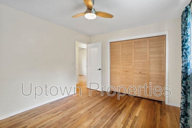 Building Photo - 16620 SW Oak St