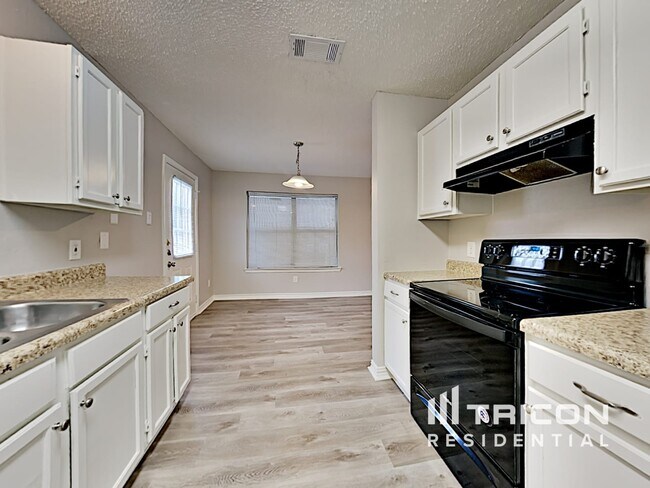Building Photo - 815 Wyndham Pl