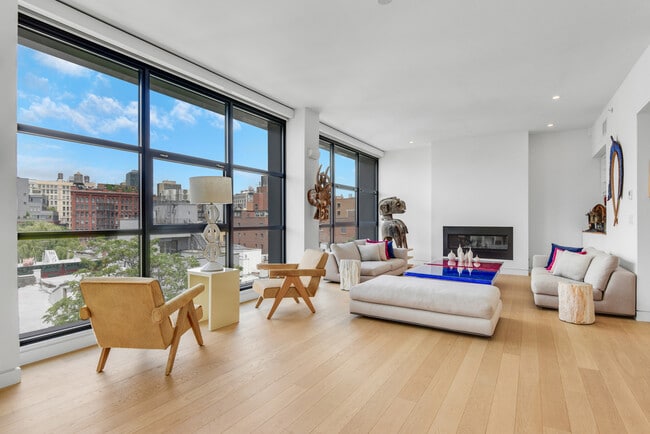 Building Photo - 250 Bowery