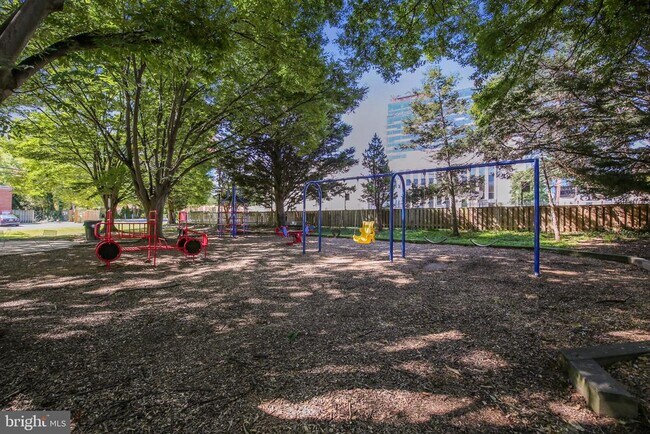 Building Photo - 7818 Tilbury St