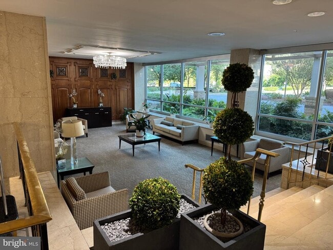 Building Photo - 1900 Lyttonsville Rd