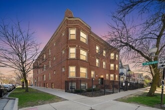 Building Photo - 2453 N Spaulding Ave