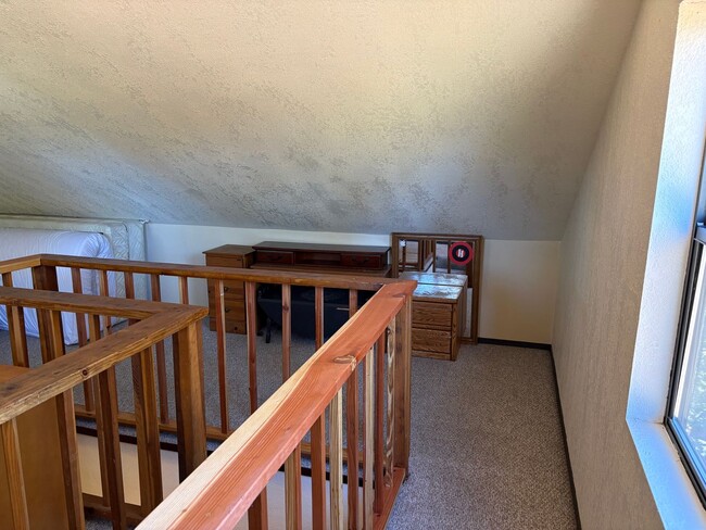 Building Photo - 2 bedroom plus loft condo with carport