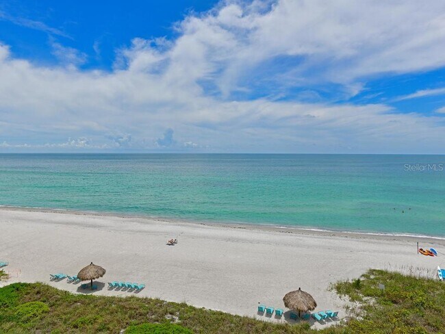 Building Photo - 2425 Gulf of Mexico Dr
