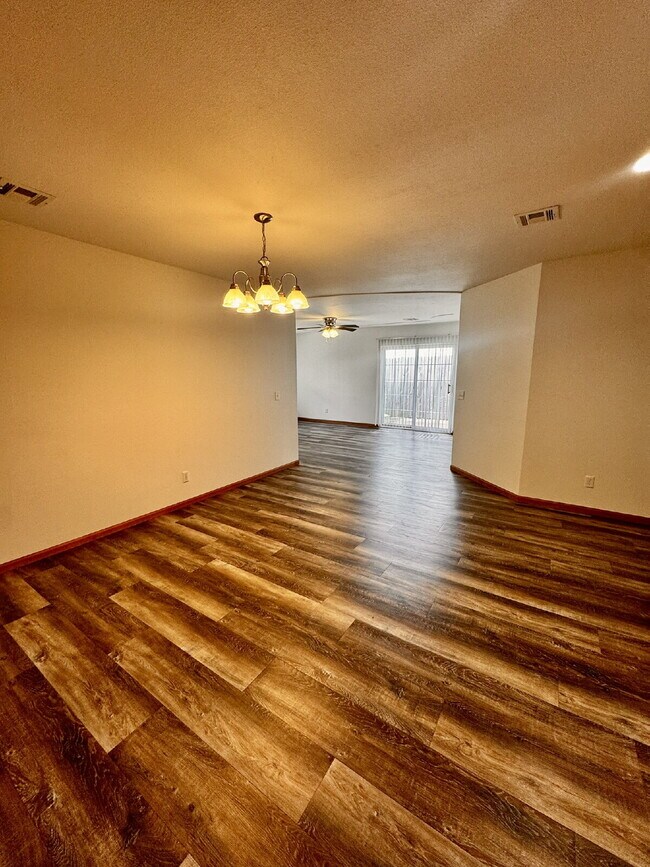 Building Photo - 19 A Holly Dr