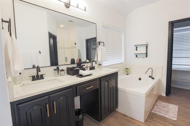 Building Photo - 994 Regency Dr