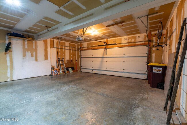 Building Photo - 504 Grand Ave