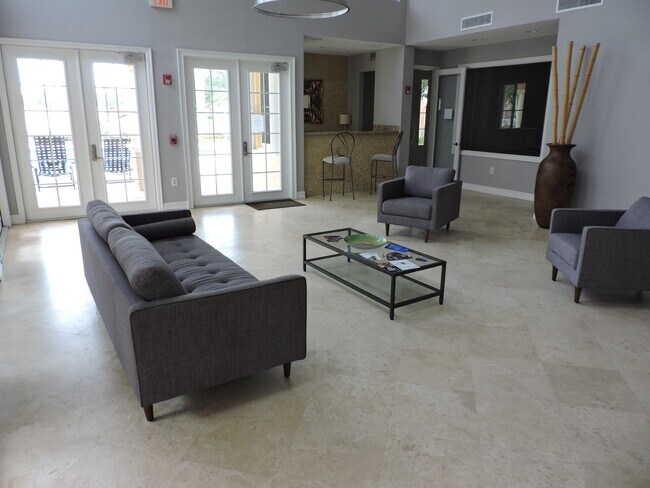 Building Photo - 11032 Legacy Dr