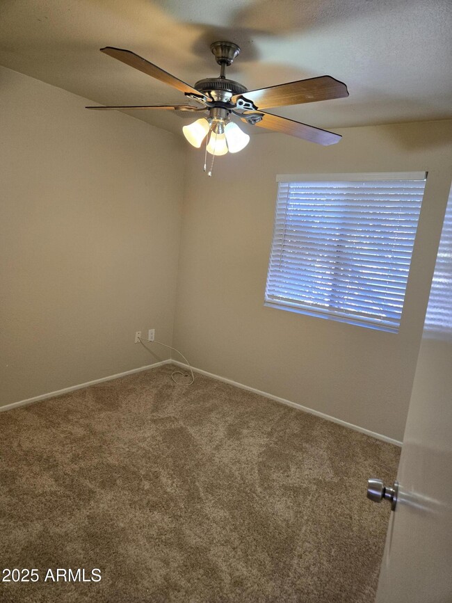 Building Photo - 1337 W Rosemonte Dr