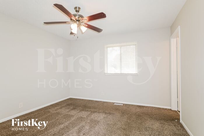 Building Photo - 2288 Kingsford Dr