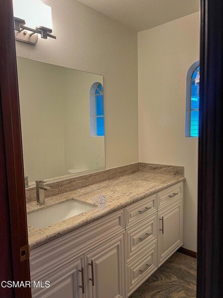 Building Photo - 5630 Hurford Ct